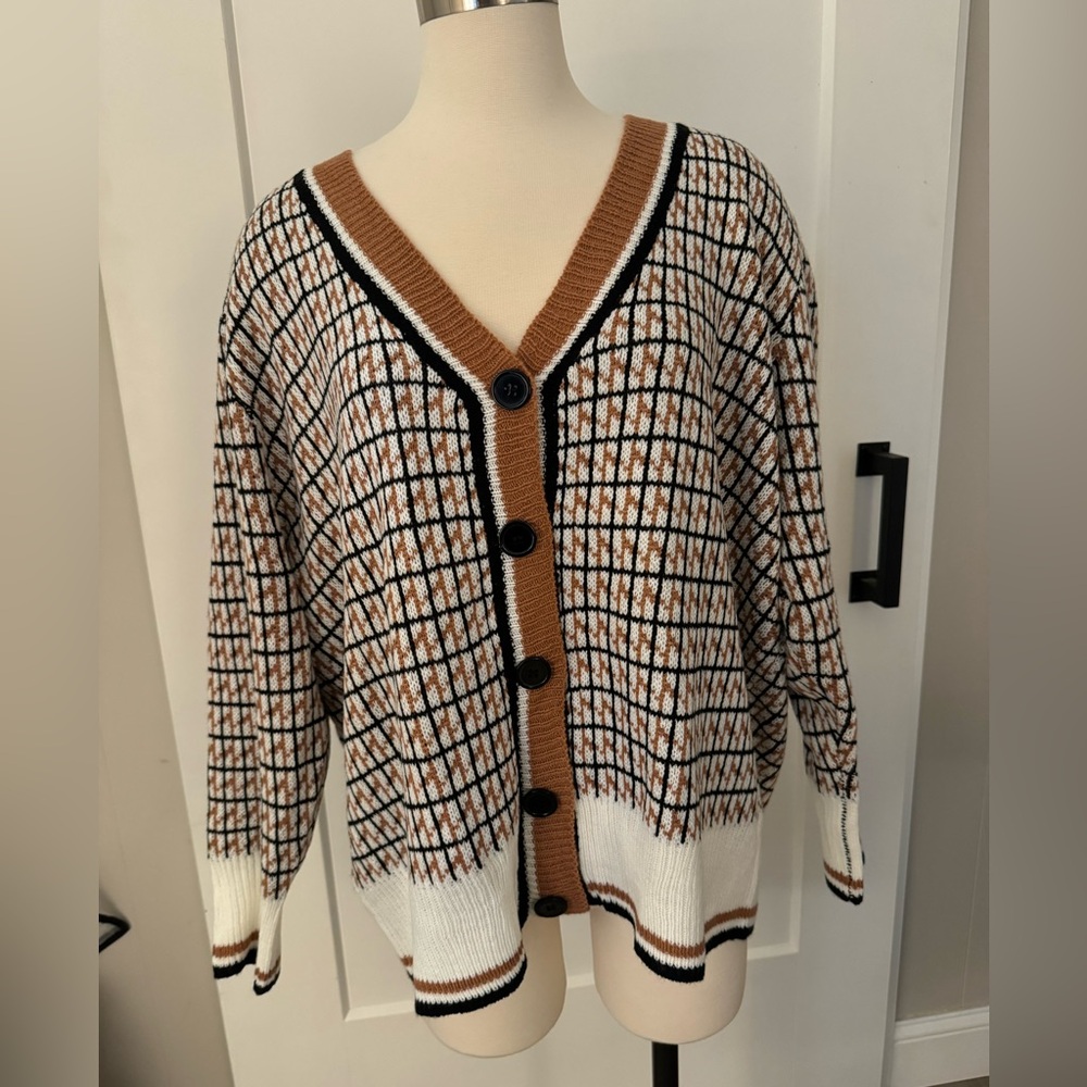 NWOT Patterned Cardigan